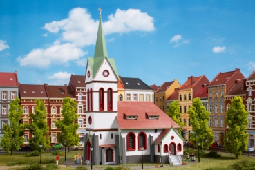 Auhagen 11370 - Spur HO Kleinstadtkirche mit attraktiver Portal- und Fenstergestaltung