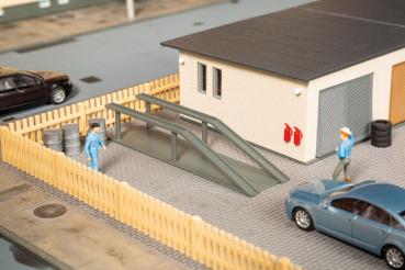 Auhagen 11484 - Spur HO Garagen mit Zubehör