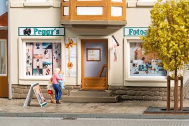 Auhagen 12355 - Spur HO+TT Wohnhaus mit Fotoatelier 'Peggy'