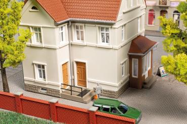 Auhagen 12355 - Spur HO+TT Wohnhaus mit Fotoatelier 'Peggy'