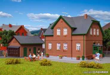 Kibri 38192 - Spur HO Werkswohnhaus in Bottrop mit Nebengebäude