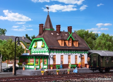 Kibri 39509 - Spur HO Bahnhof Burg-Spreewald inkl. Hausbeleuchtungs- Startset