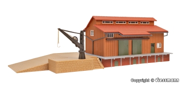 Vollmer 45701 - Spur HO Güterschuppen mit Seitenrampe und Ladekran