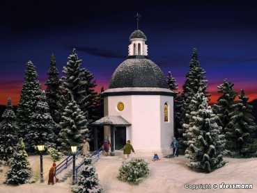 Vollmer 47612 - Stille-Nacht-Gedächtniskapelle mit Beleuchtung und Kunstschnee, Funktionsbausatz