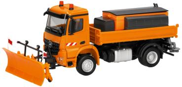 Herpa 321853 - Spur H0 MB Arocs S 18 Dreiseitenkipper-LKW 2achs mit Streuaufbau, kommunalorange