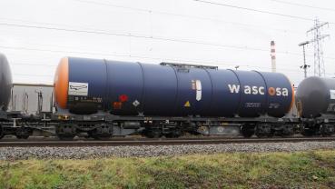 Igra Modell 96110049 - Spur HO Kesselwagen Zacns 98 Wascosa JET-A1
