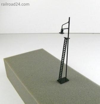 Railroad24  6777 -  Spur HO 2x Mastlampe schwarz Industrie 105 mm