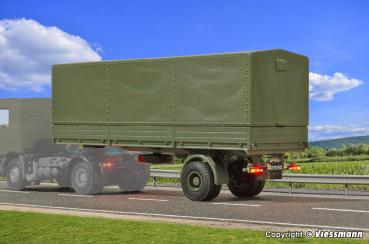 Viessmann 8221 - Spur  H0 1-achs Planensattelauflieger, Militär, Funktionsmodell