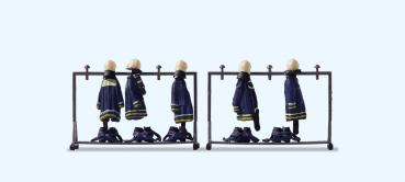 Preiser 17719 Spur HO Blaue Feuerwehruniformen auf Ständern