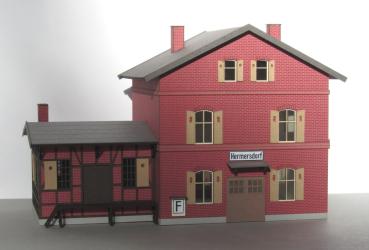 Laffont T5711 - Spur TT  Bahnhofsgebäude mit Güterschuppen mit Ziegelfassade