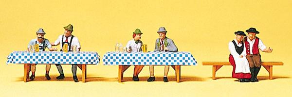 Preiser 10449 - Spur HO Auf dem Oktoberfest