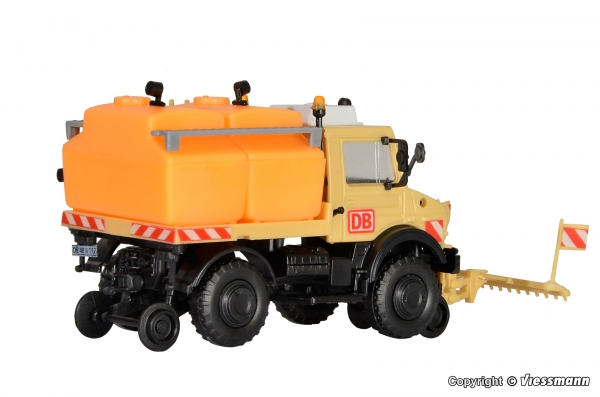 Kibri 16303 - Spur HO Zweiwege UNIMOG mit Sprüh- und Schwemmeinrichtung