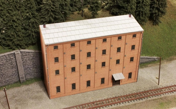 Joswood 17078 - Hinterhofwerkstatt, Ziegel relief