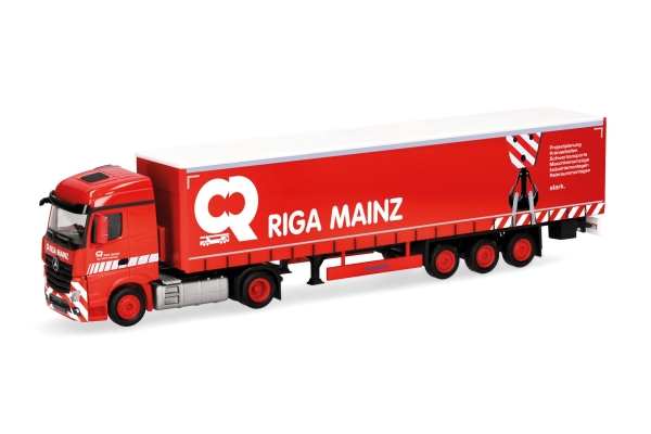 Herpa 318860 - Spur HO Mercedes-Benz Actros Streamspace Gardinenplanen-Sattelzug "Riga Mainz"