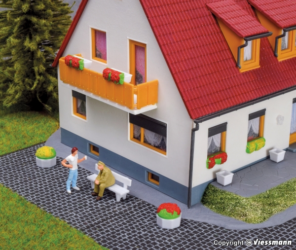 Kibri 38141 - Spur HO Deko-Set Blumenkübel und Gartenausstattung.