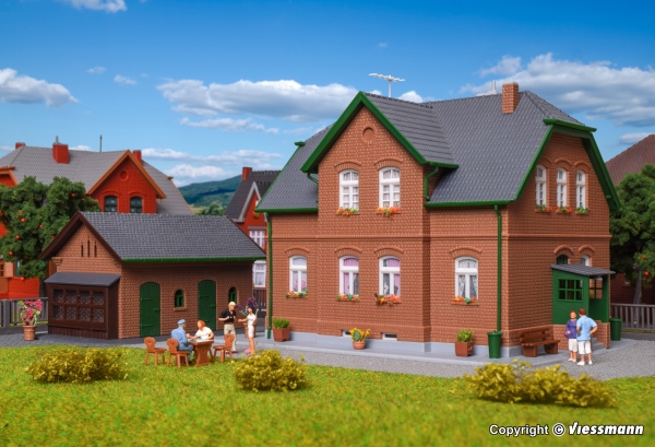 Kibri 38192 - Spur HO Werkswohnhaus in Bottrop mit Nebengebäude