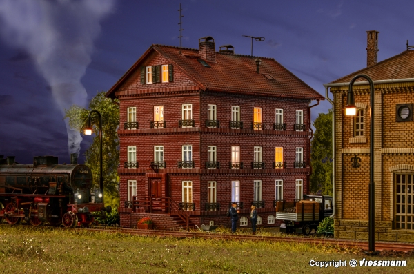 Vollmer 43805 - Spur HO Eisenbahner-Wohnhaus