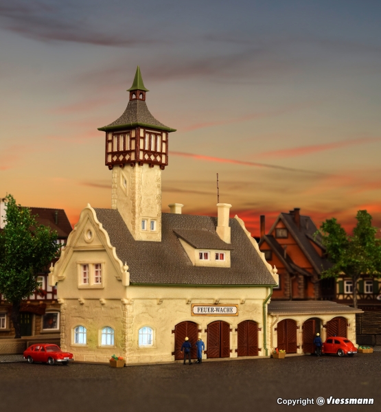 Vollmer 47781 - Spur N Dorffeuerwehr mit Garage, sechsständig