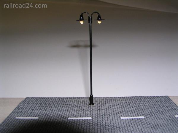 Railroad24 5712 - Spur HO 3x Straßenlaterne schwarz mit 2 LEDs 90mm