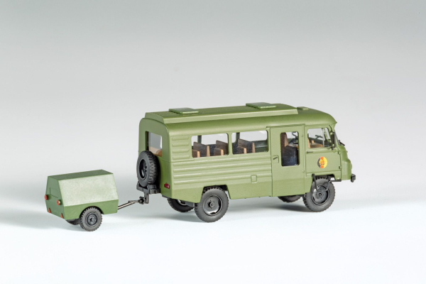 Auhagen 66051 - Spur TT Robur LO2002 Allrad NVA mit Kompressoranhänger, Bausatz
