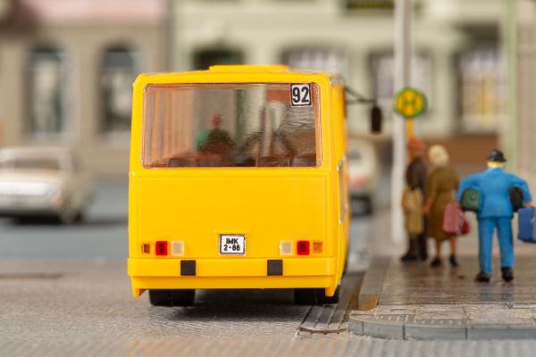 Auhagen 66058 - Spur TT Bus IKARUS 260 Berlin