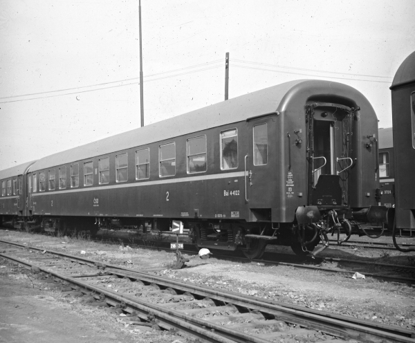 Igra Modell 97110061 - Spur HO Personenwagen Bai Praha, CSD