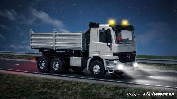 Viesmann 8004 Spur HO CarMotion Startset, MB ACTROS Muldenkipper mit Rundumleuchten, silber