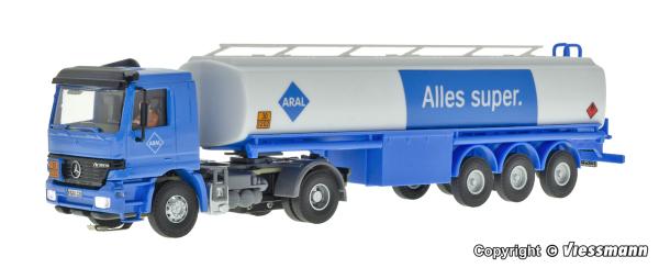 Viessmann 8120 - Spur H0 MB ACTROS 2-achs Zugmaschine mit ARAL Tankauflieger, Funktionsmodell