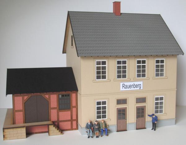 Laffont E1311 - Spur I  Bahnhof Rauenberg mit angebautem Güterschuppen
