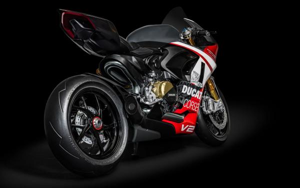 Pocher HK124  Ducati Panigale - V2 Superquadro Final Edition 1:4