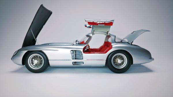 LEGRAND LE105 -  MERCEDES-BENZ 300 SLR „UHLENHAUT COUPÉ“ 1/8 KIT RED