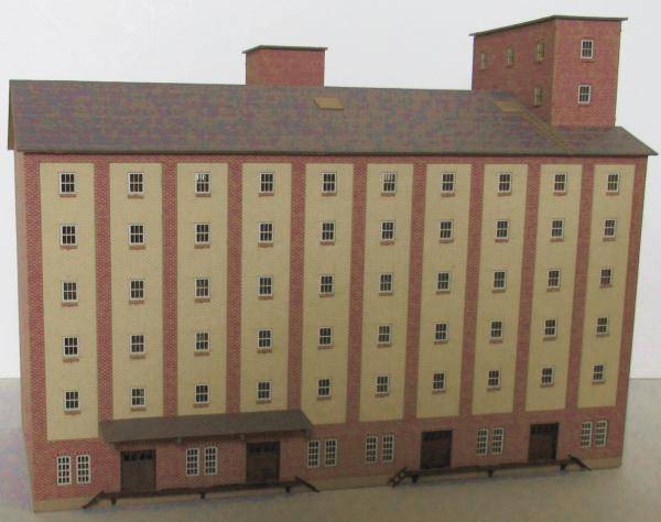 Laffont N1811 - Spur n  Großes Hafenspeicher-Gebäude mit Ziegelfassade dunkelrot