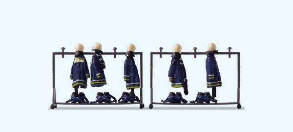 Preiser 17719 Spur HO Blaue Feuerwehruniformen auf Ständern