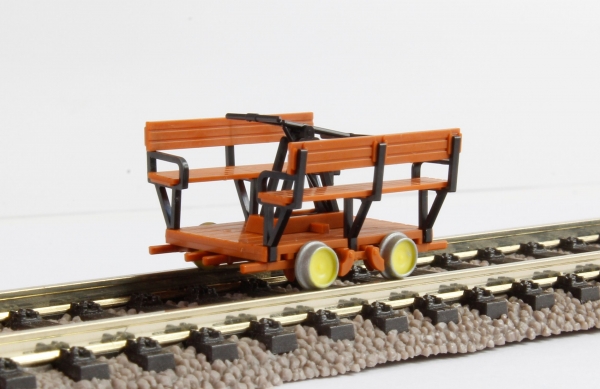 Kres 56064010 - Spur TT Handhebeldraisine mit Sitzbänken, Fertigmodell