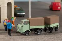 Auhagen 43674 - Spur HO Multicar M22 mit Anhänger, grün