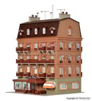 Vollmer 43782 - Spur HO City-Hotel mit LED-Beleuchtung, Funktionsbausatz