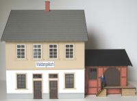 Laffont E1301 -  Spur I  Bahnhof Waldangelloch mit angebautem Güterschuppen