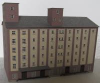 Laffont H1821 - Spur HO  Großes Hafenspeicher-Gebäude mit Ziegelfassade dunkelviolett